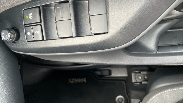 Toyota Yaris 1.5 Hybrid Design 5dr CVT Hybrid Hatchback